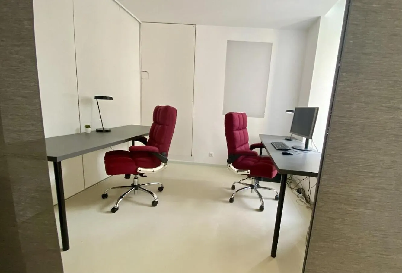 Loft With Pool Table, Kitchen Island & Gallery Berlin