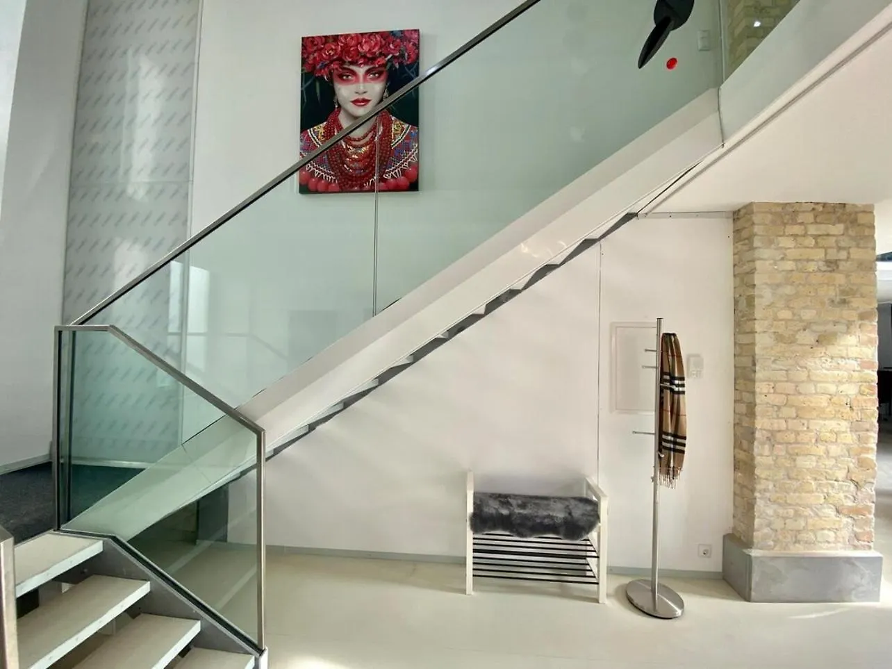 Loft With Pool Table, Kitchen Island & Gallery Berlin