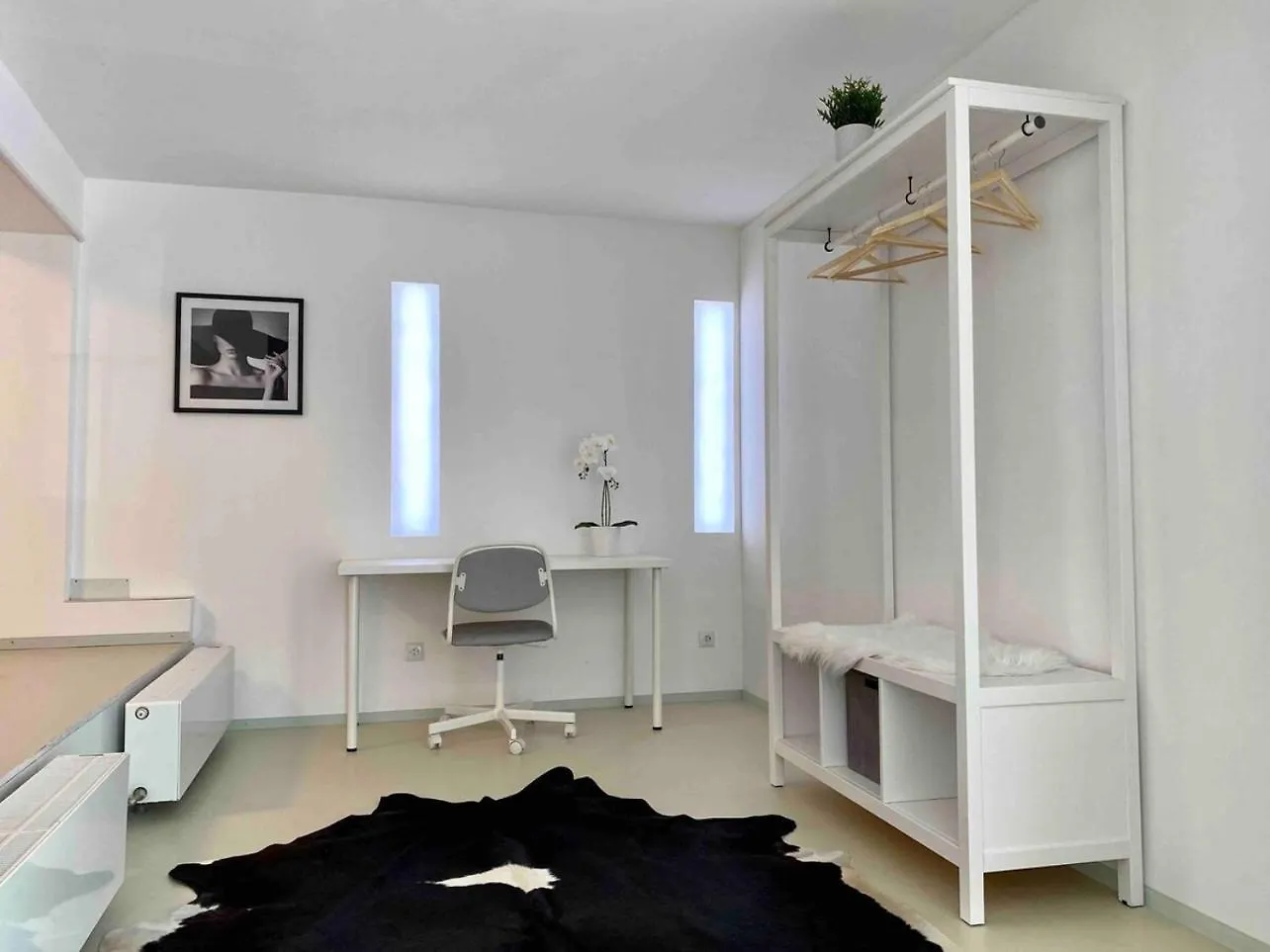 Loft With Pool Table, Kitchen Island & Gallery Berlin 0*,