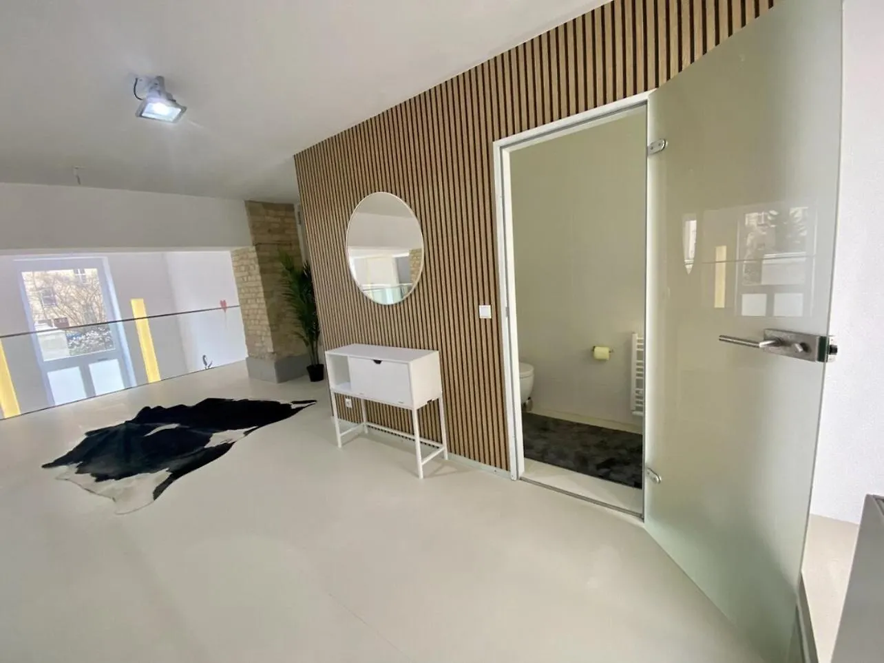 Loft With Pool Table, Kitchen Island & Gallery Berlin 0*,  Tyskland