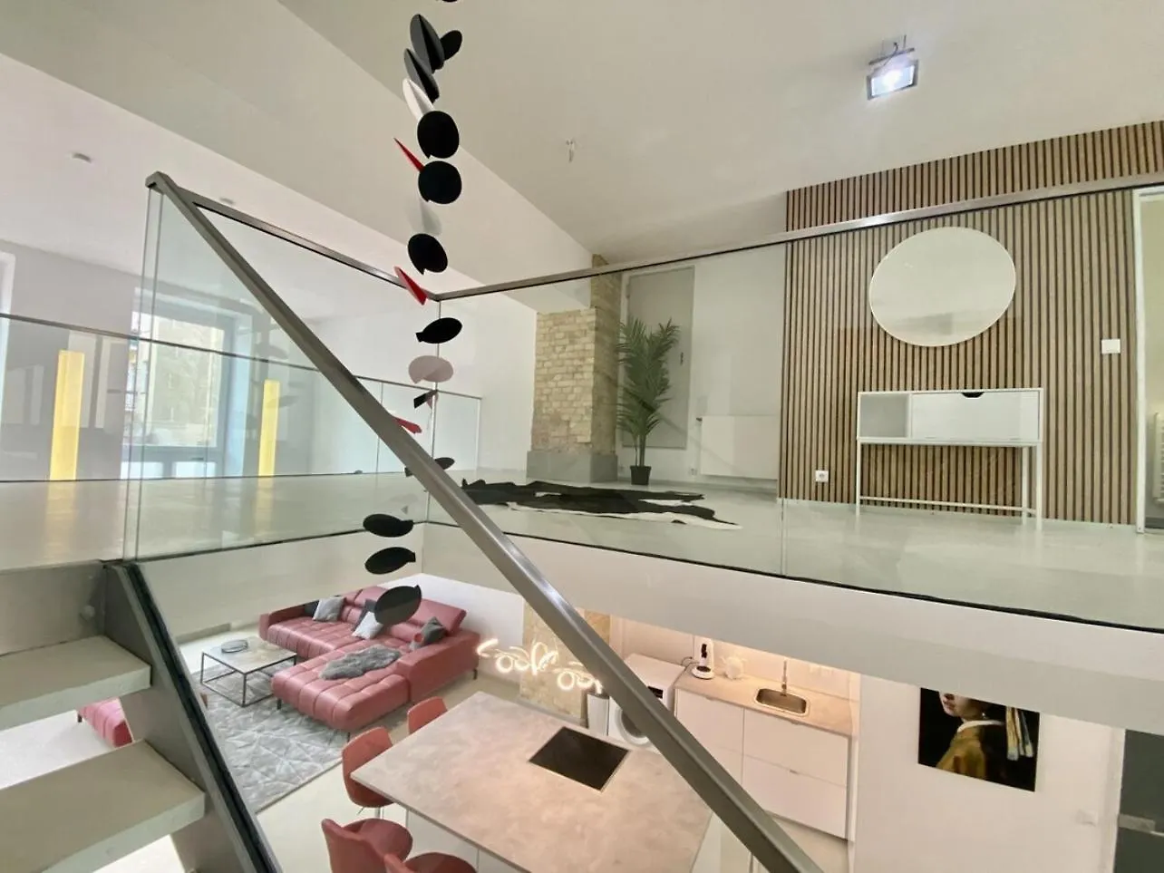 Loft With Pool Table, Kitchen Island & Gallery Berlin 0*,  Tyskland