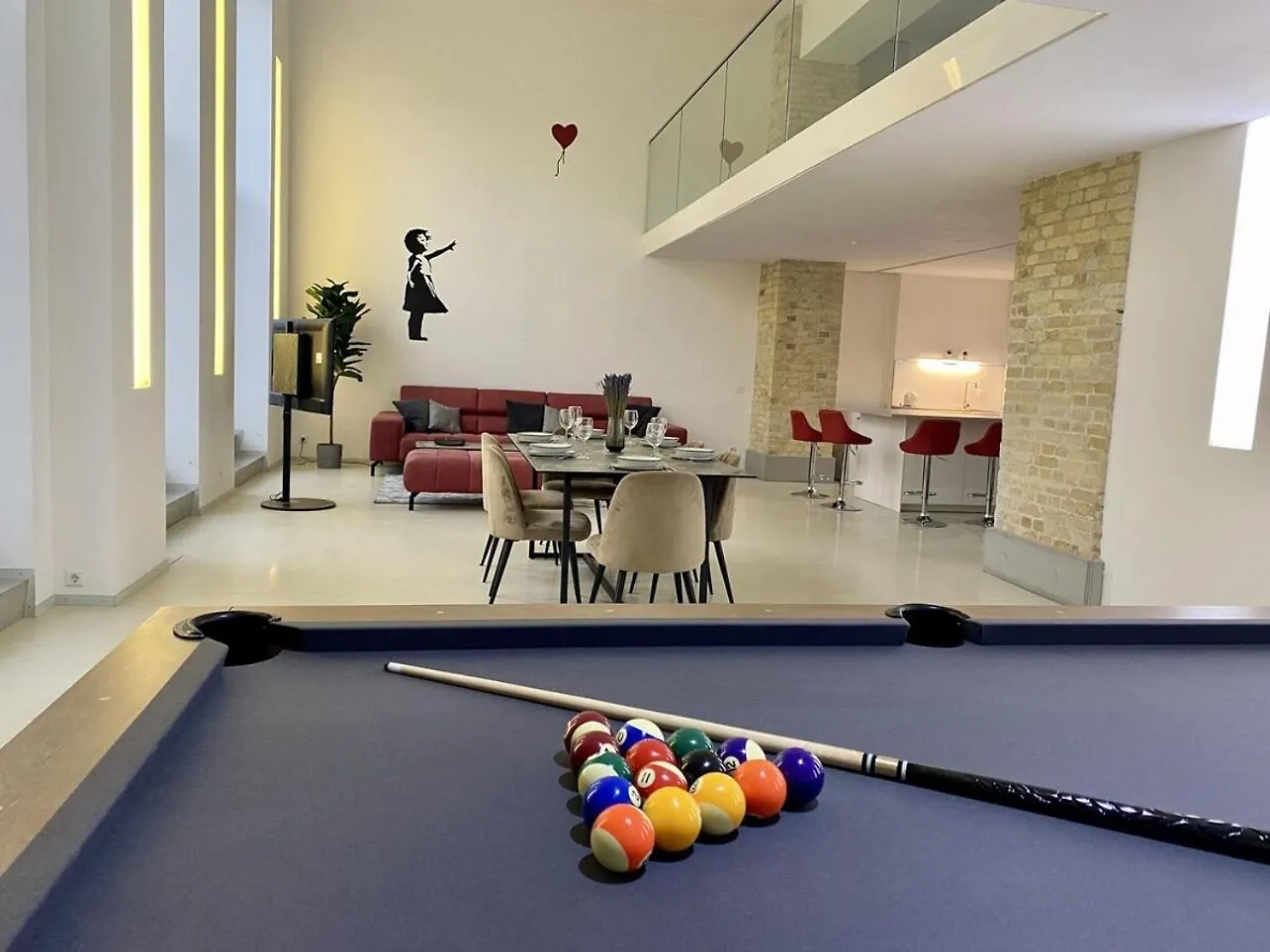Lejlighed Loft With Pool Table, Kitchen Island & Gallery Berlin