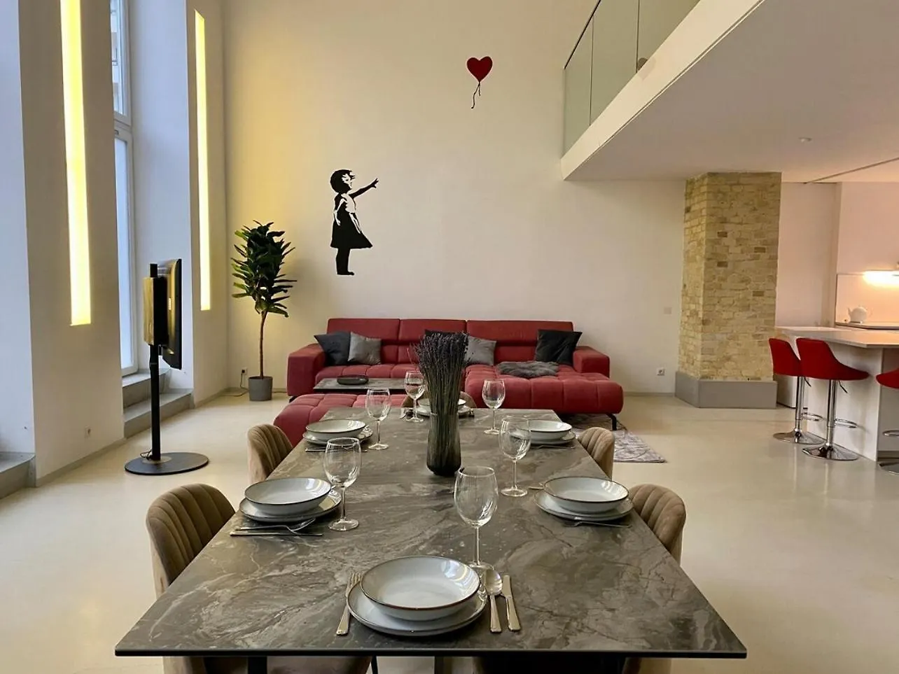 Loft With Pool Table, Kitchen Island & Gallery Berlin