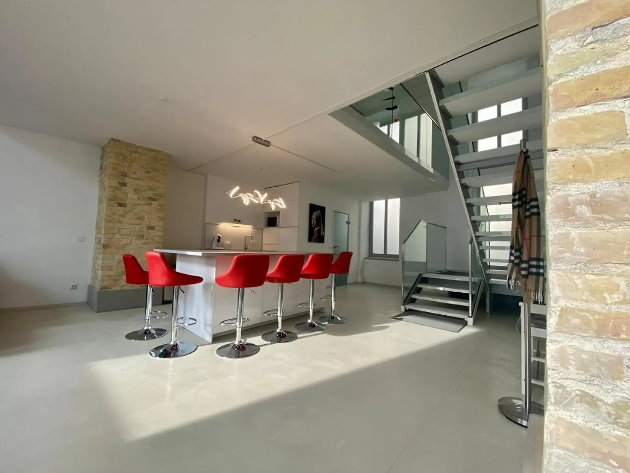 Loft With Pool Table, Kitchen Island & Gallery Berlin